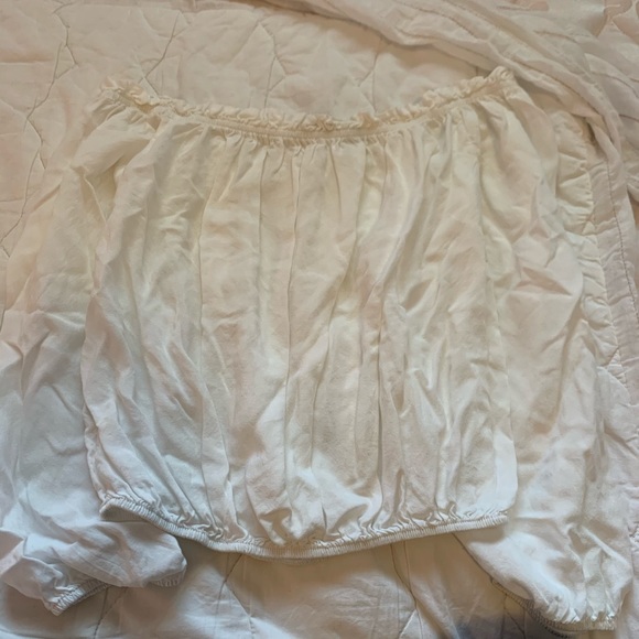 Brandy Melville white maura off the shoulder top - Picture 3 of 5
